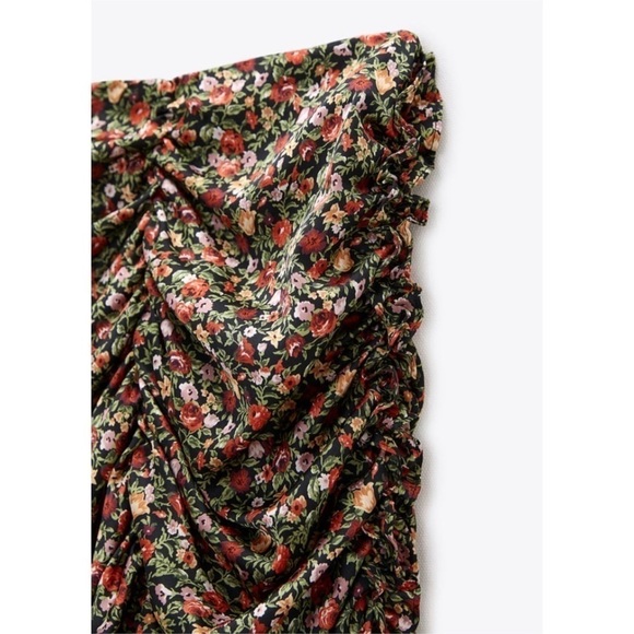 NEW Zara Floral Print Draped Ruched Mini Skirt XS - Picture 4 of 4